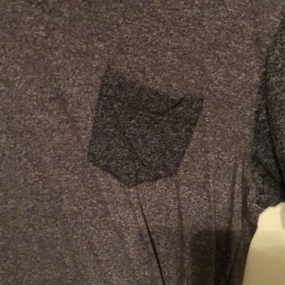 Dark grey two-toned pocket t-shirt - Picture 2 of 3